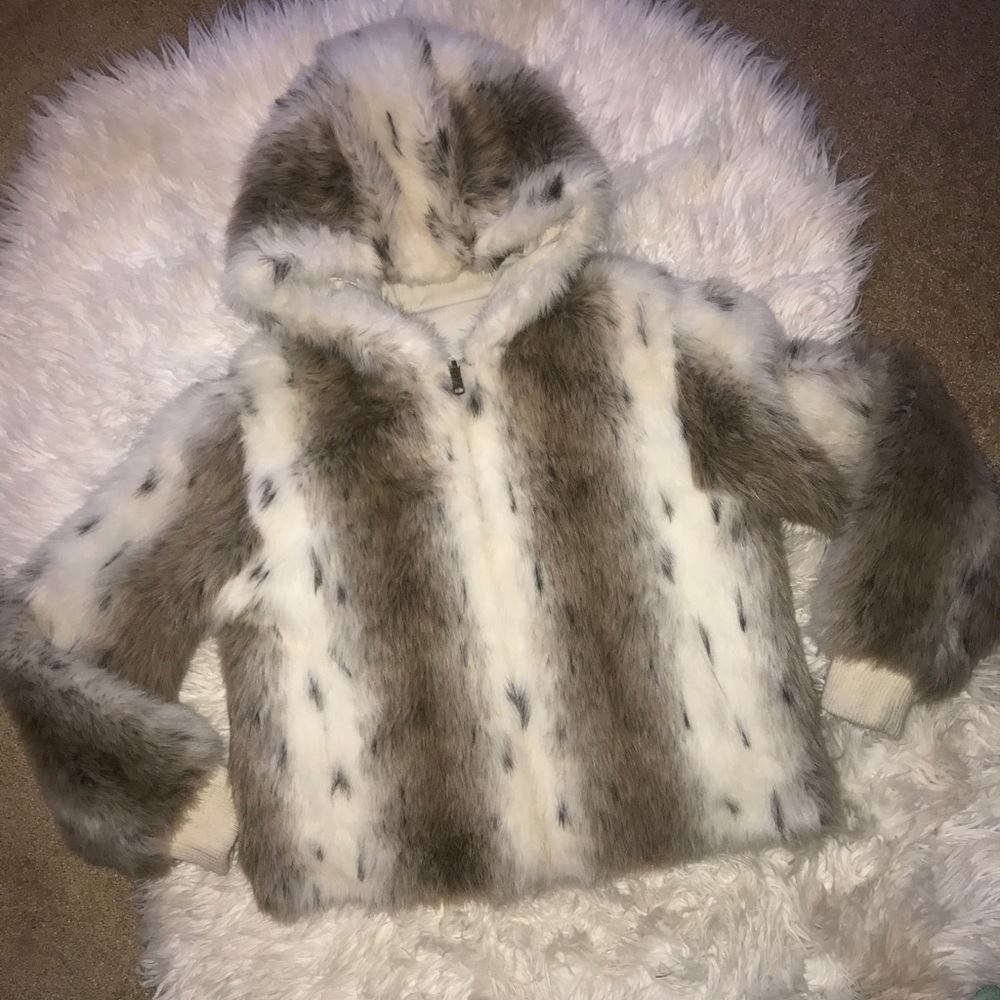 White Stag | Fo fur zip up jacket